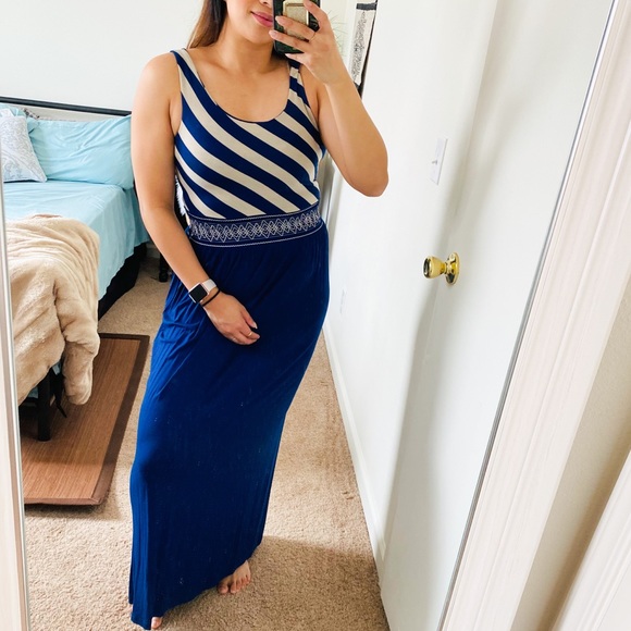 Gilli Dresses & Skirts - Gilli Blue/ cream stripe smocked waist maxi dress